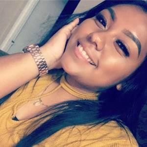 Meet your Posher, Noelia